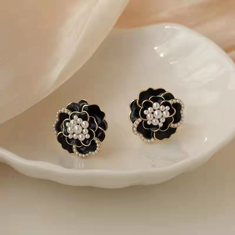 Camellia Earrings black