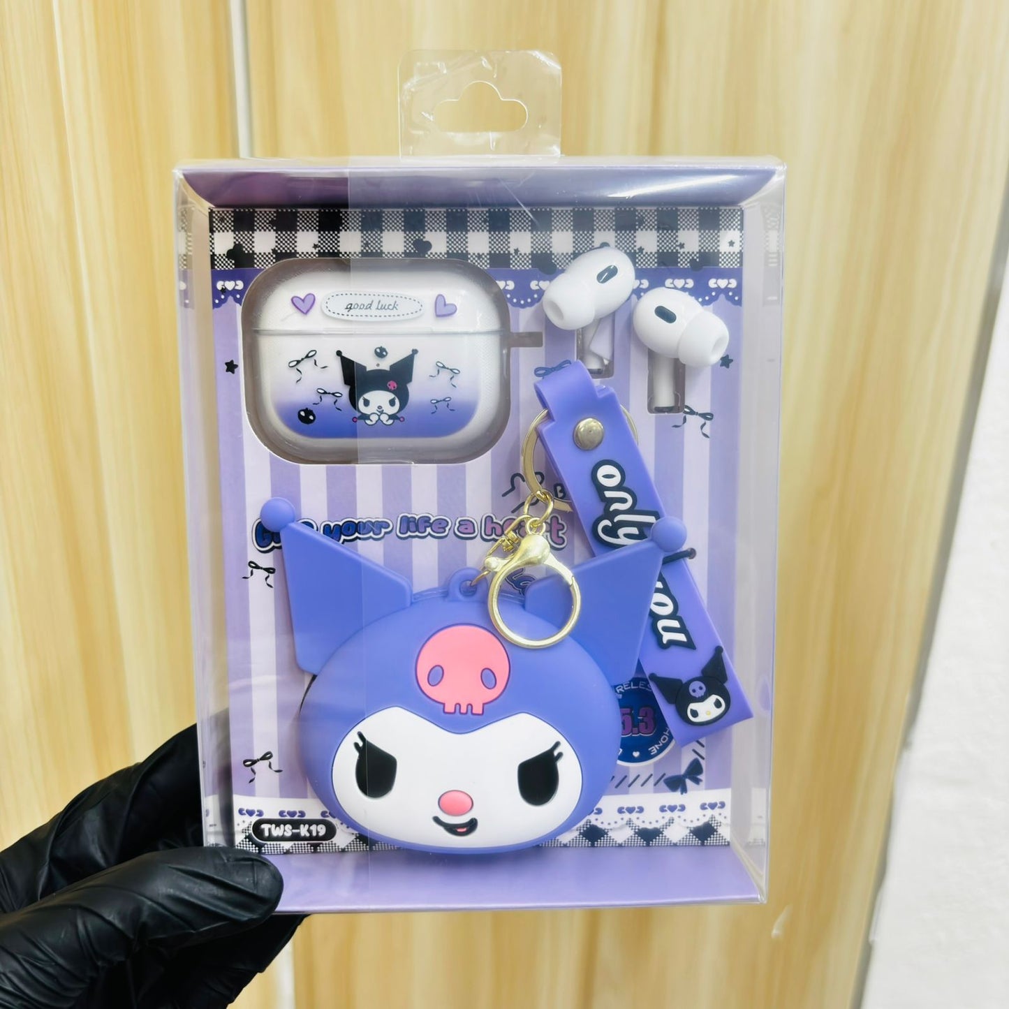 Kuromi Pouch + Earbuds