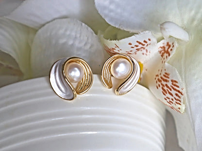 Luxury Pearl Wave Earrings