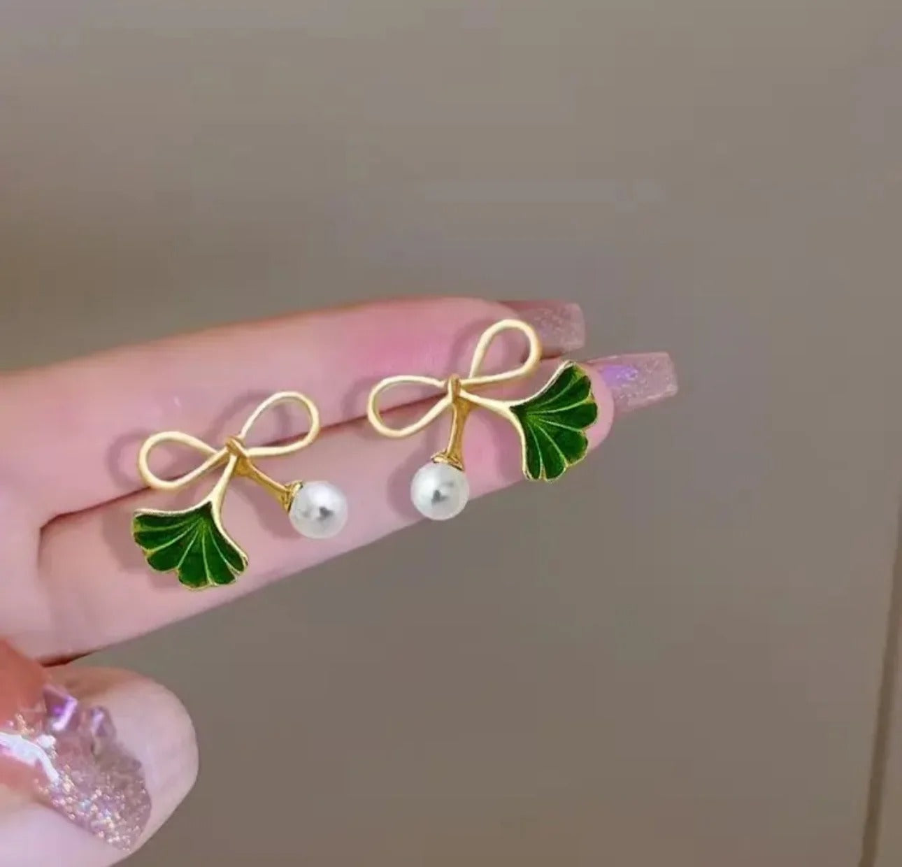 Elegant Leaf Pearl Earrings