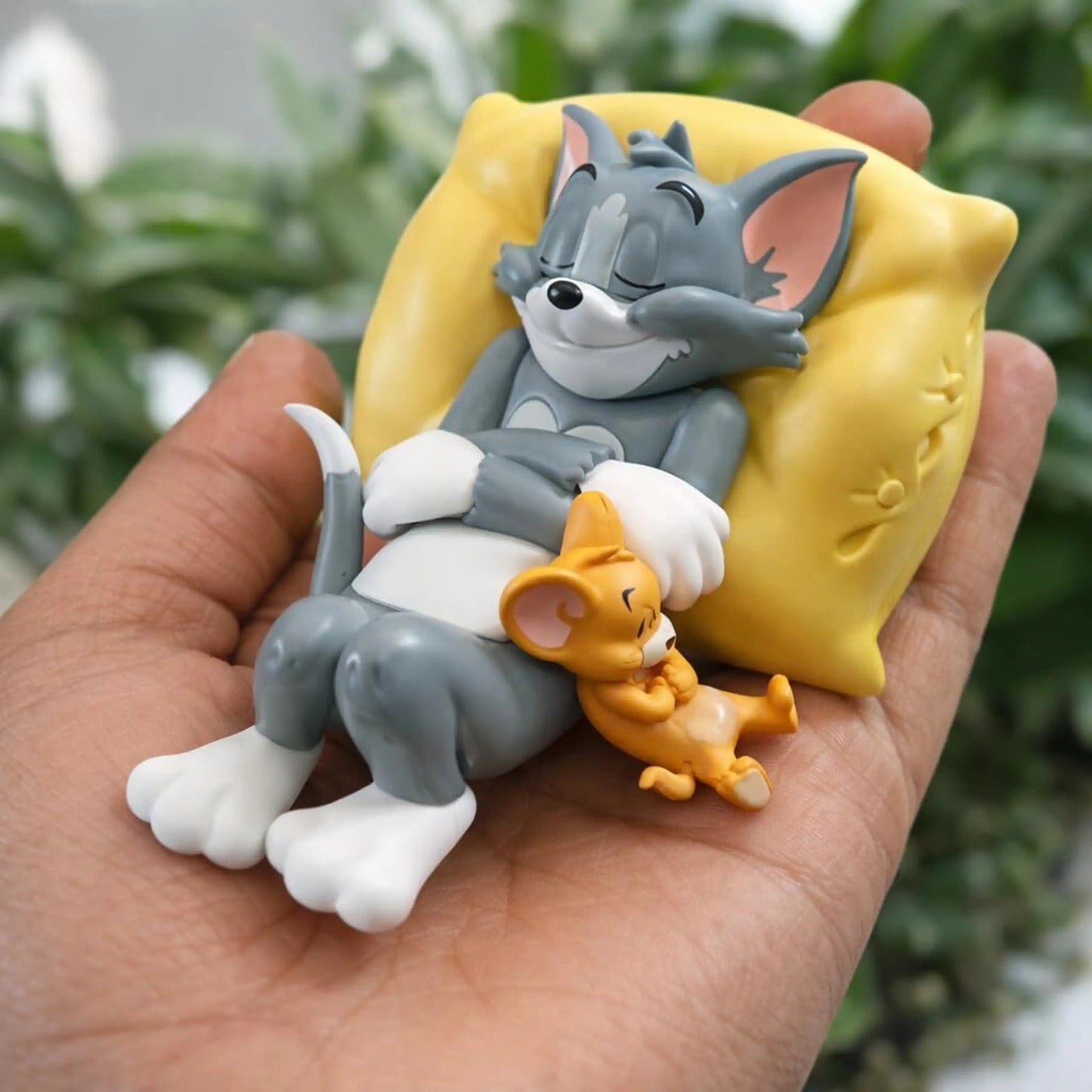 Mini Tum / Jurry sleeping together figure