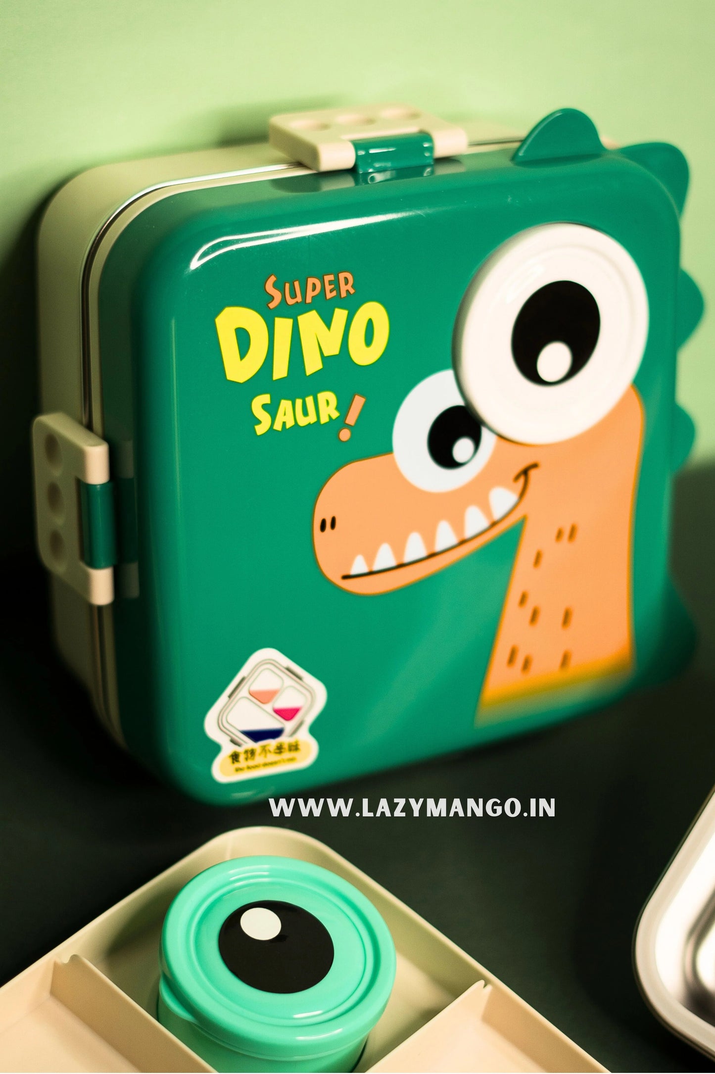 Super Dino Saur lunch box.