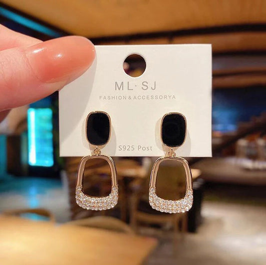 Fashion Black Rectangle Earring