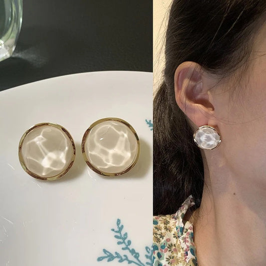 Round resin alloy earrings